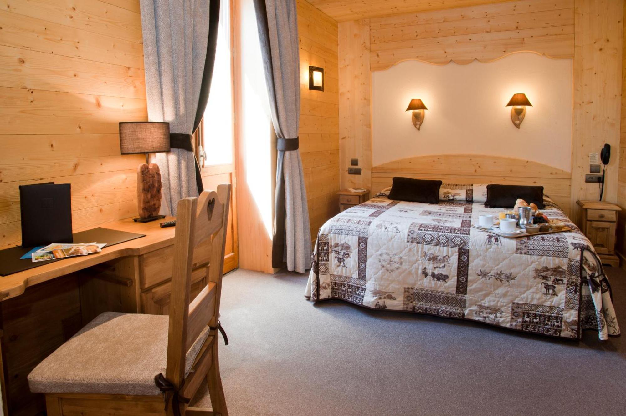 סן-ז'אן-דה-סיקסט Logis Hotel & Spa Beau-Site מראה חיצוני תמונה