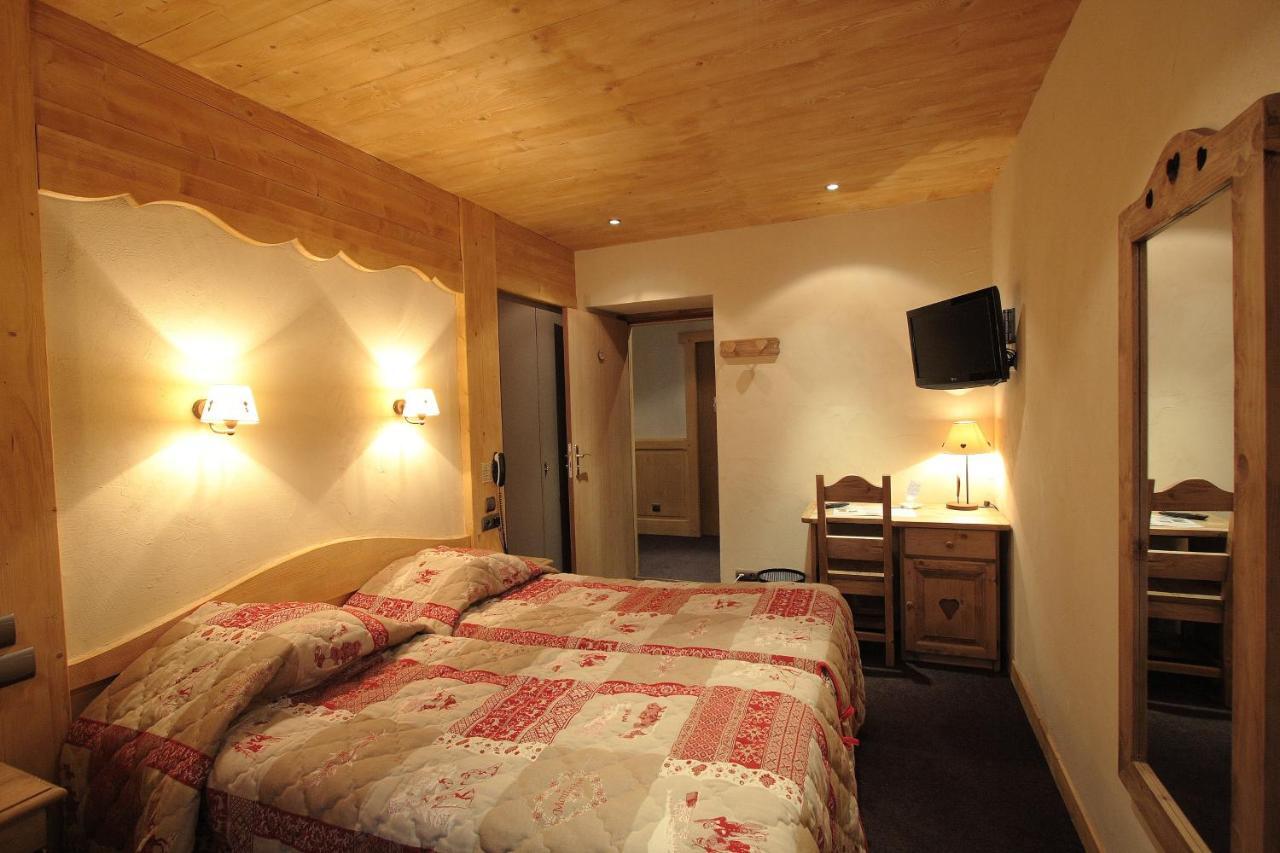 סן-ז'אן-דה-סיקסט Logis Hotel & Spa Beau-Site חדר תמונה